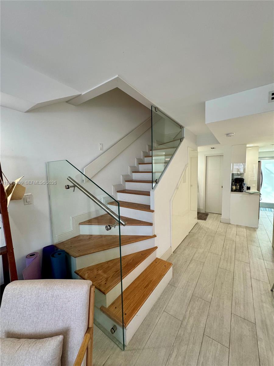 881 Ocean Dr Th7 Property Photo 25