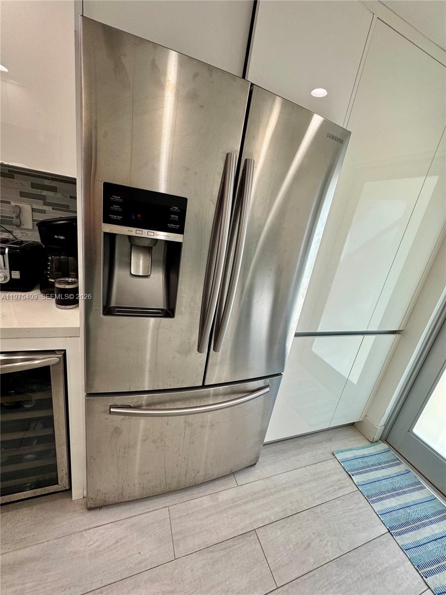 881 Ocean Dr Th7 Property Photo 33