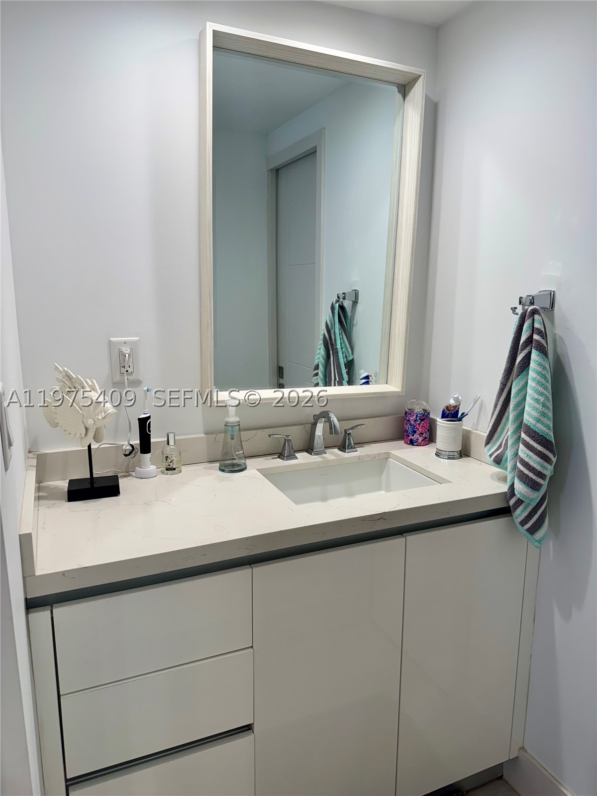 881 Ocean Dr Th7 Property Photo 43