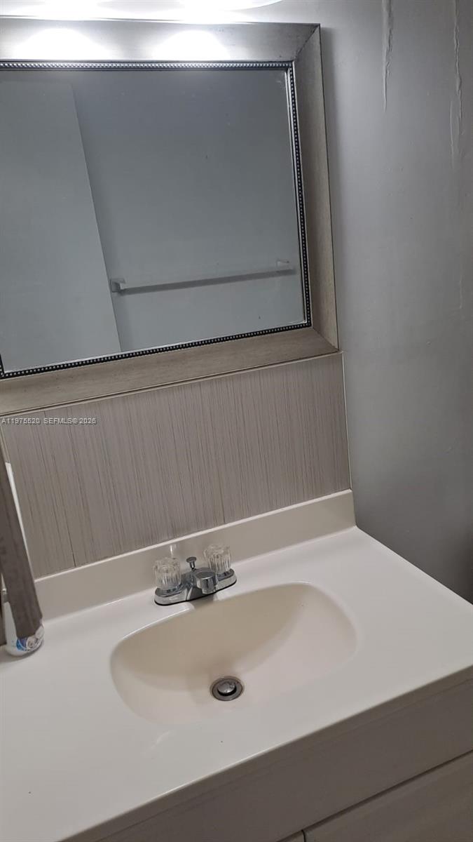 A11975520 Property Photo 5