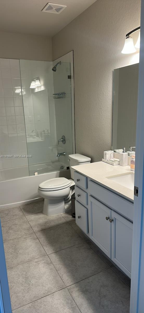 1070 Nw 6th Ter Property Photo 3