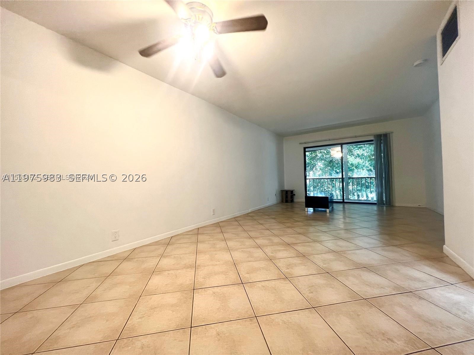 3115 Oakland Shores Dr E208 Property Photo 4