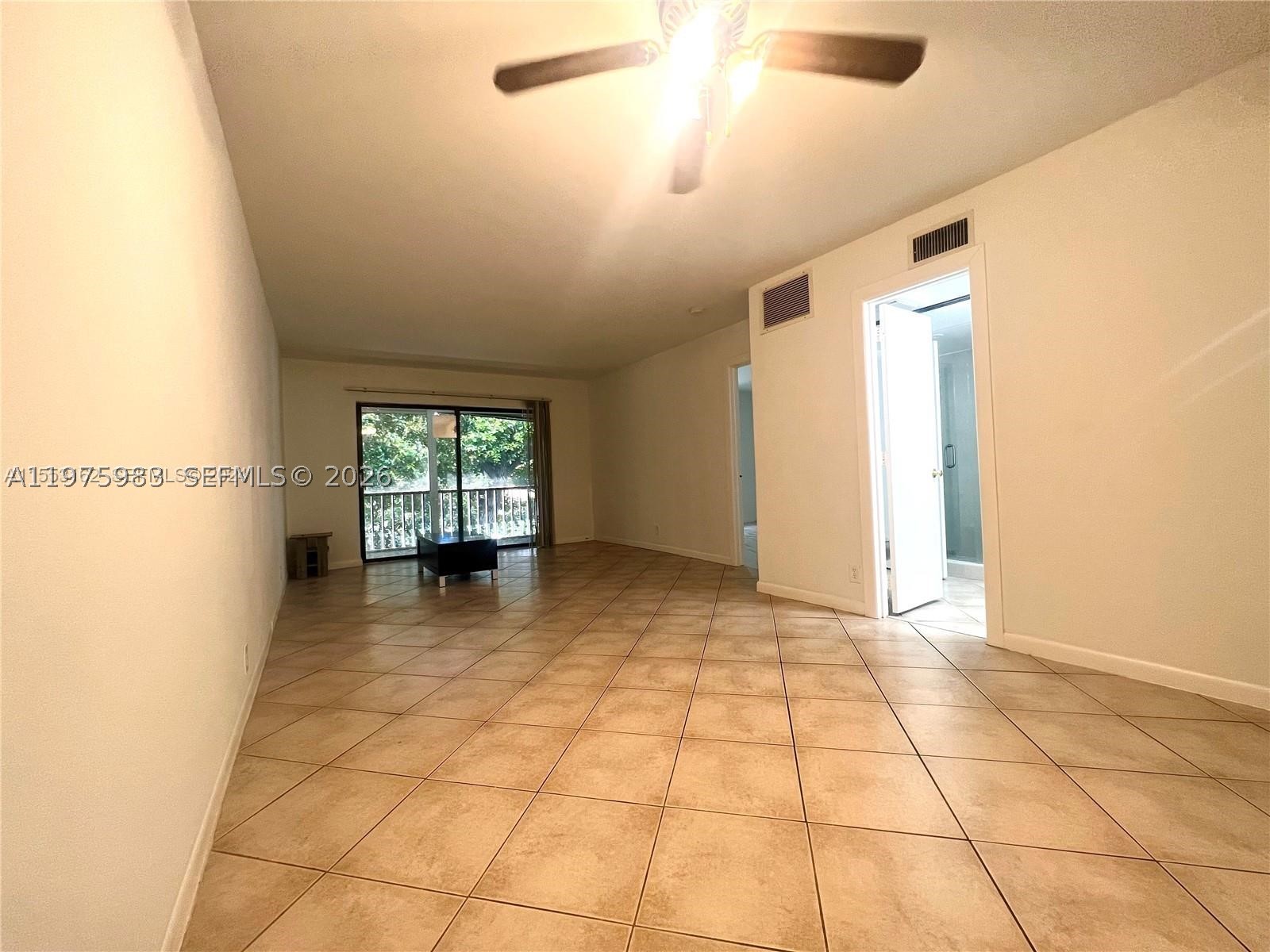 3115 Oakland Shores Dr E208 Property Photo 5