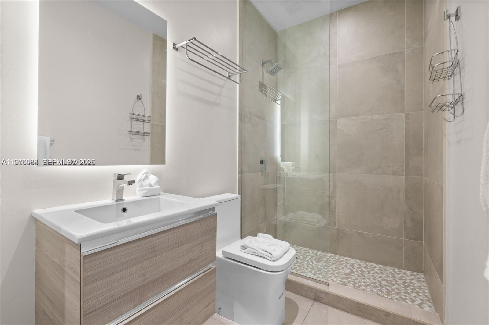229 Sw 9th St 705 Property Photo 6