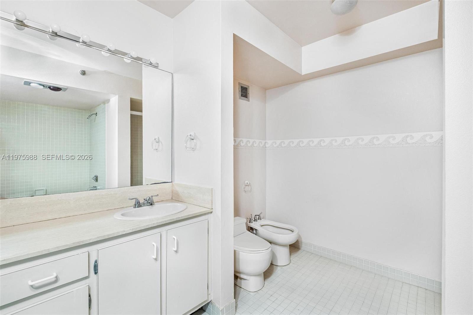 170 Ocean Lane Dr 310 Property Photo 19