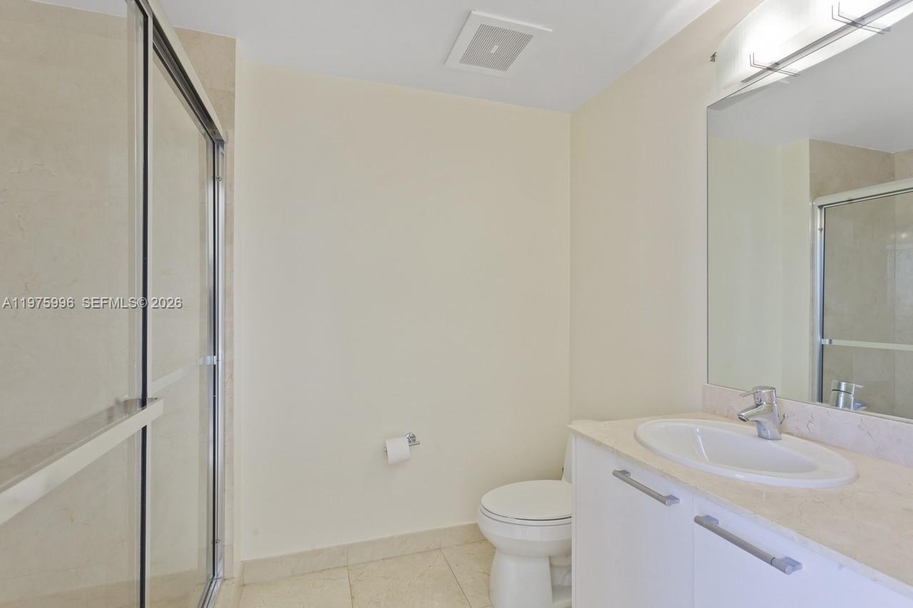 16275 Collins Ave 904 Property Photo 8