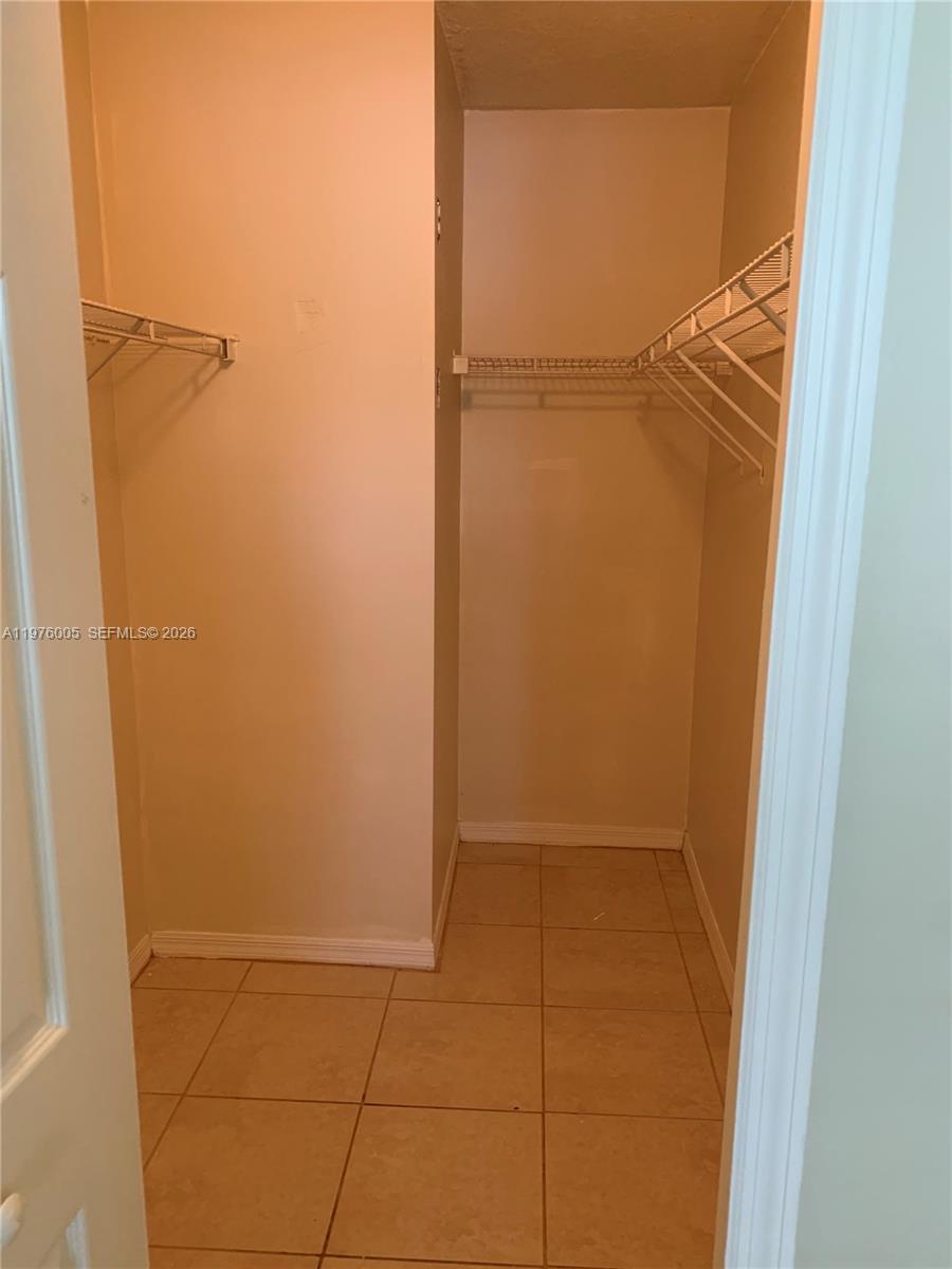 1250 Se 29th St 205-58 Property Photo 4