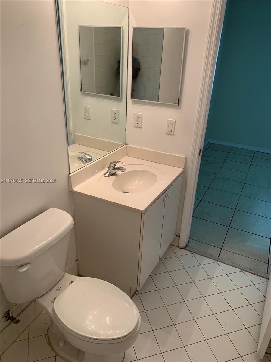 1250 Se 29th St 205-58 Property Photo 6