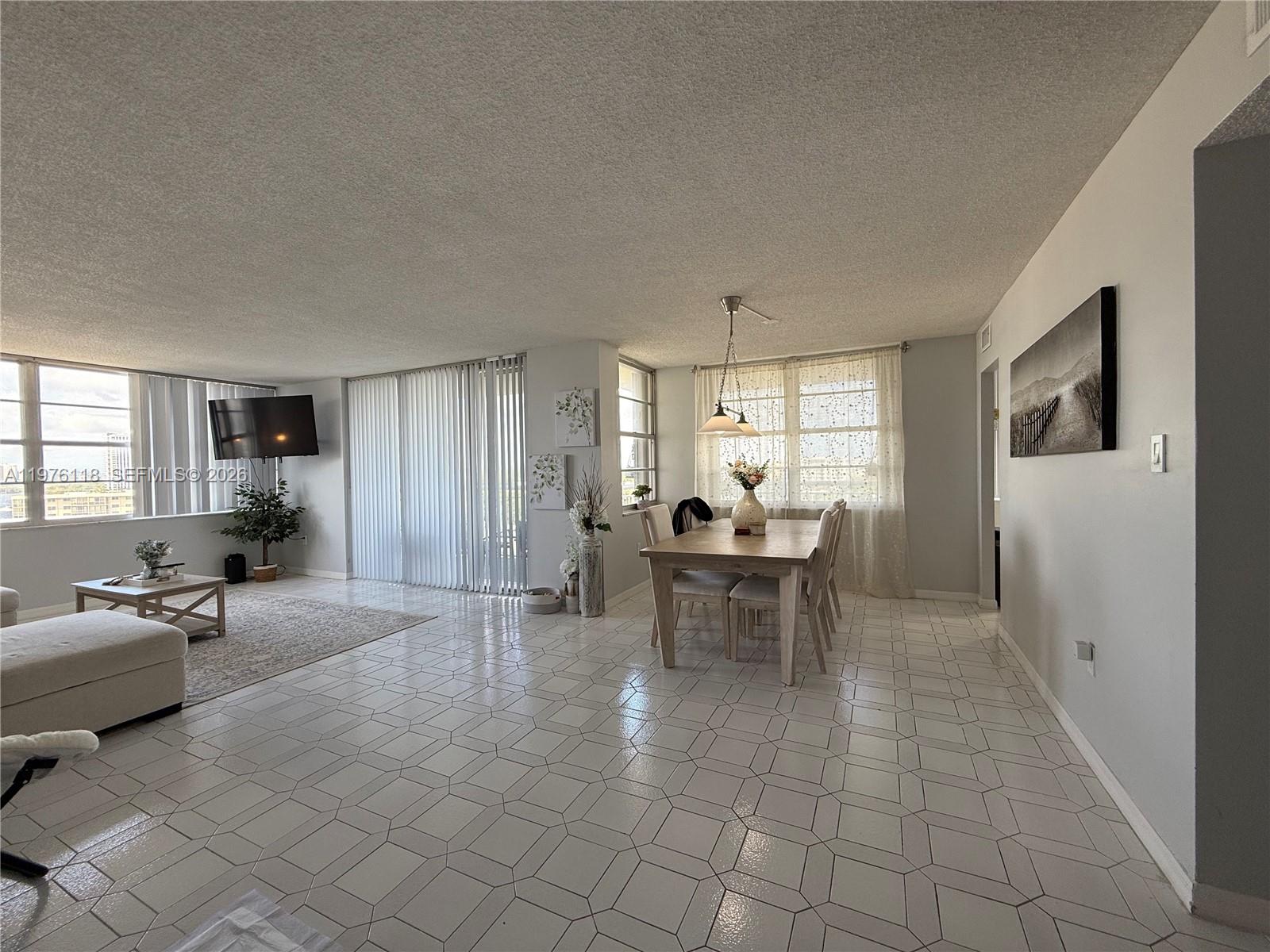 18011 Biscayne Blvd 805 Property Photo 2