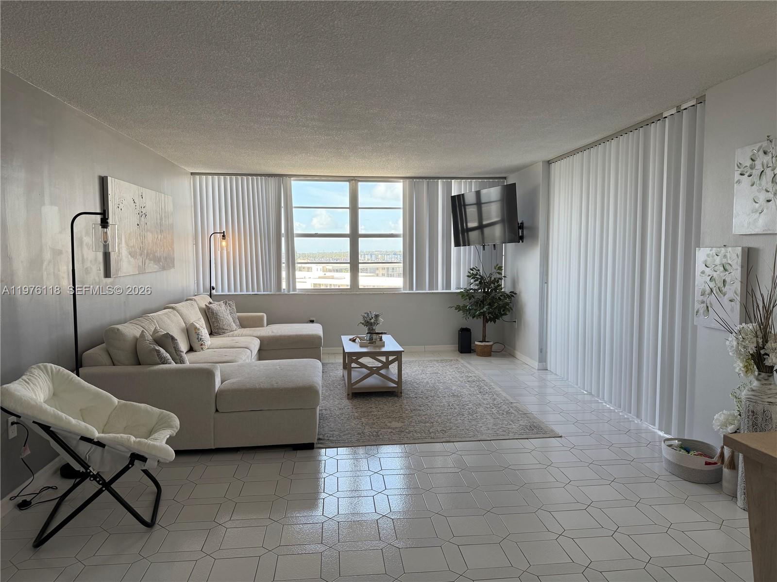 18011 Biscayne Blvd 805 Property Photo 4
