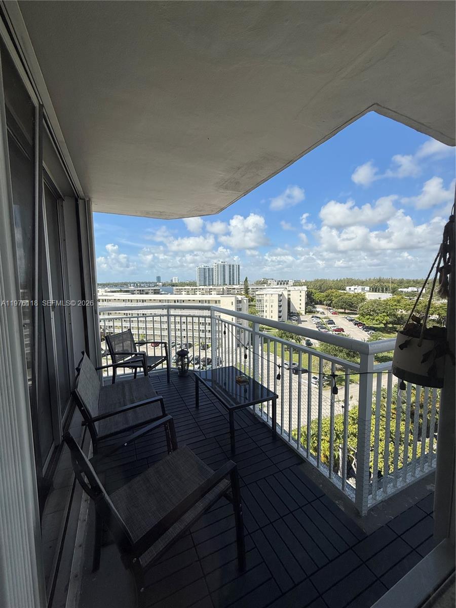 18011 Biscayne Blvd 805 Property Photo 13