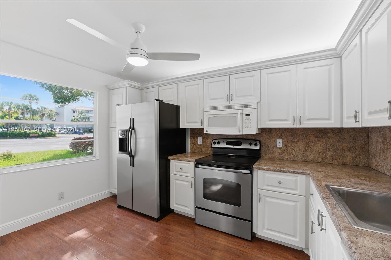 1901 Bermuda Cir A1 Property Photo 5