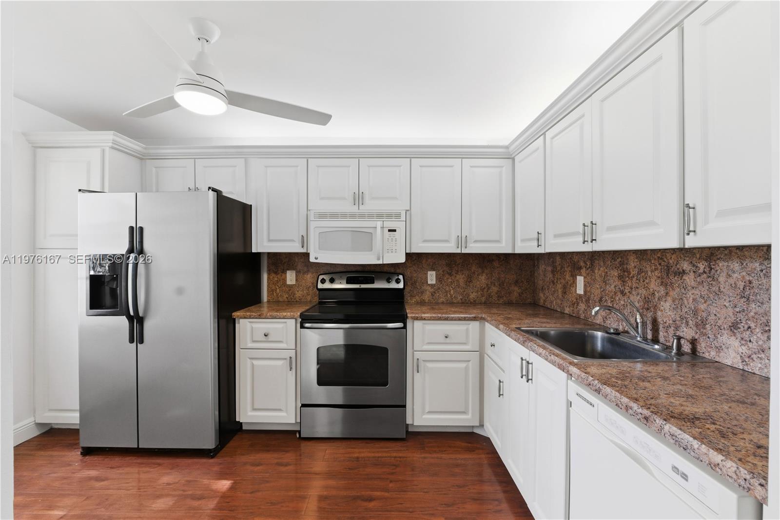 1901 Bermuda Cir A1 Property Photo 6