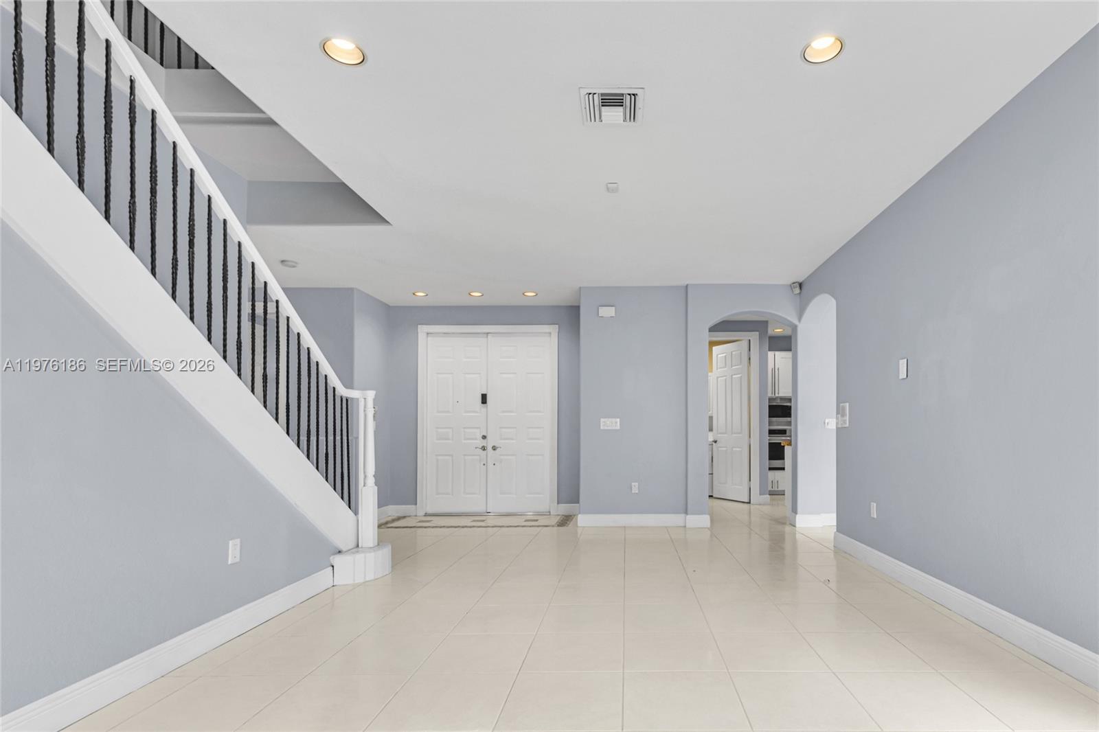 1547 Mariner Way (available Now) Property Photo 8