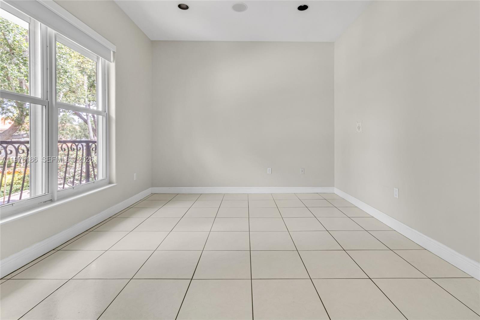 1547 Mariner Way (available Now) Property Photo 25