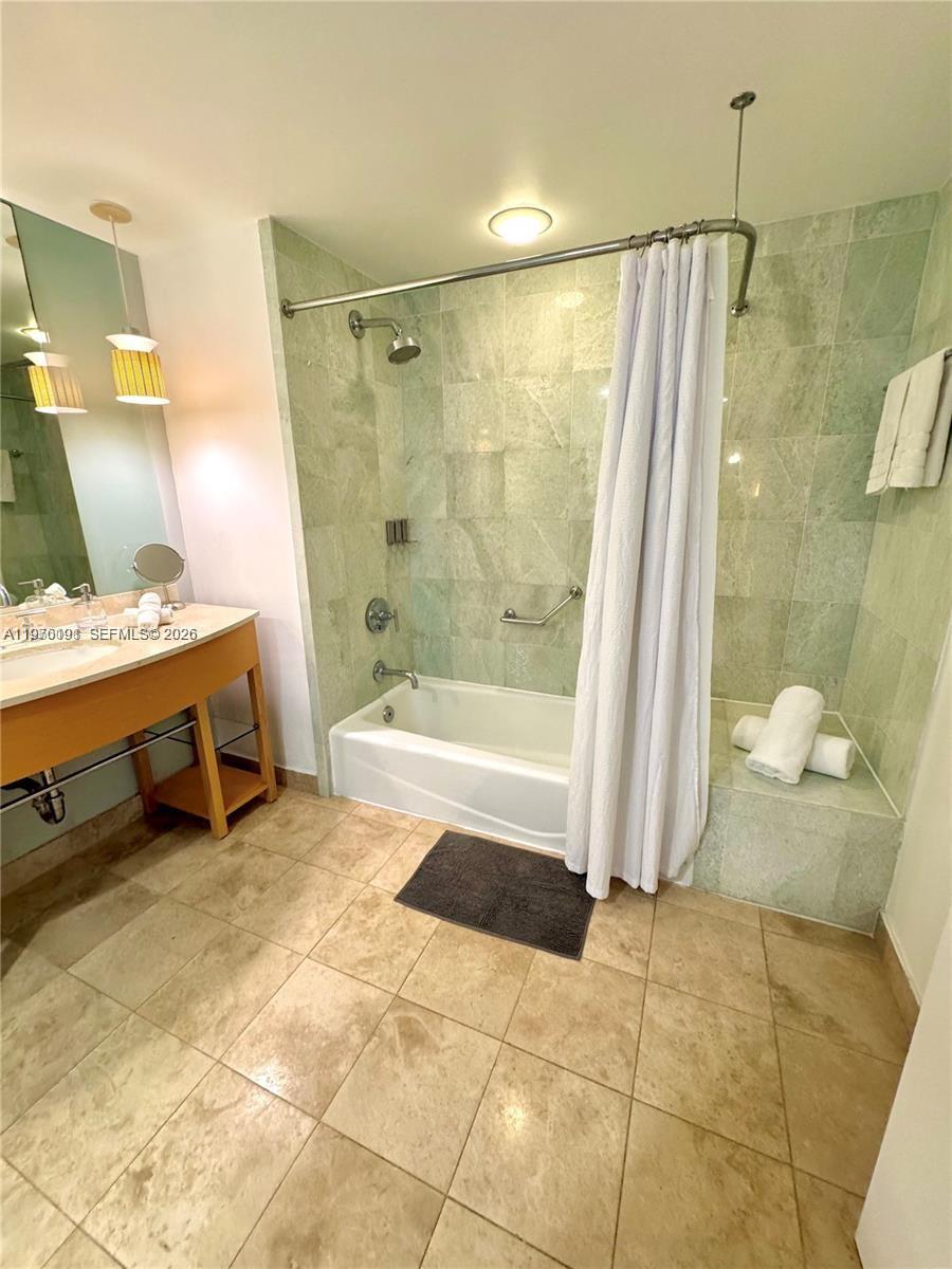 18683 Collins Av 2306 Property Photo 15