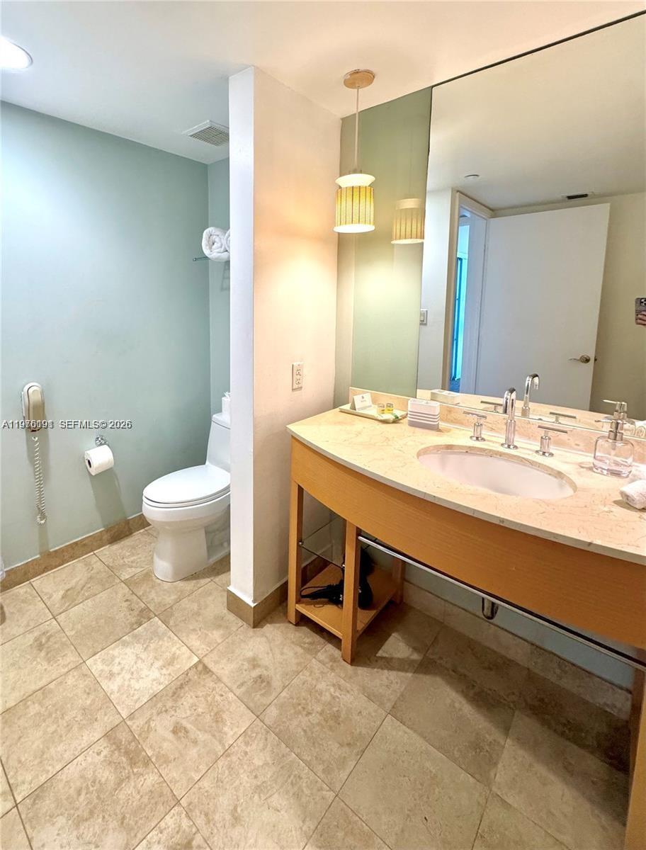 18683 Collins Av 2306 Property Photo 16