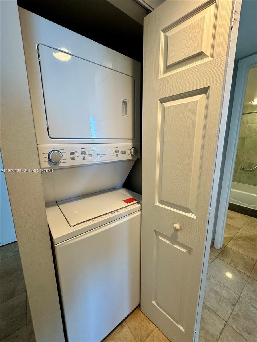 18683 Collins Av 2306 Property Photo 17