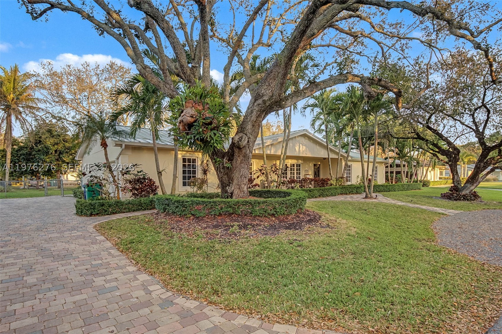 15401 Sw 81 Av Property Photo 2