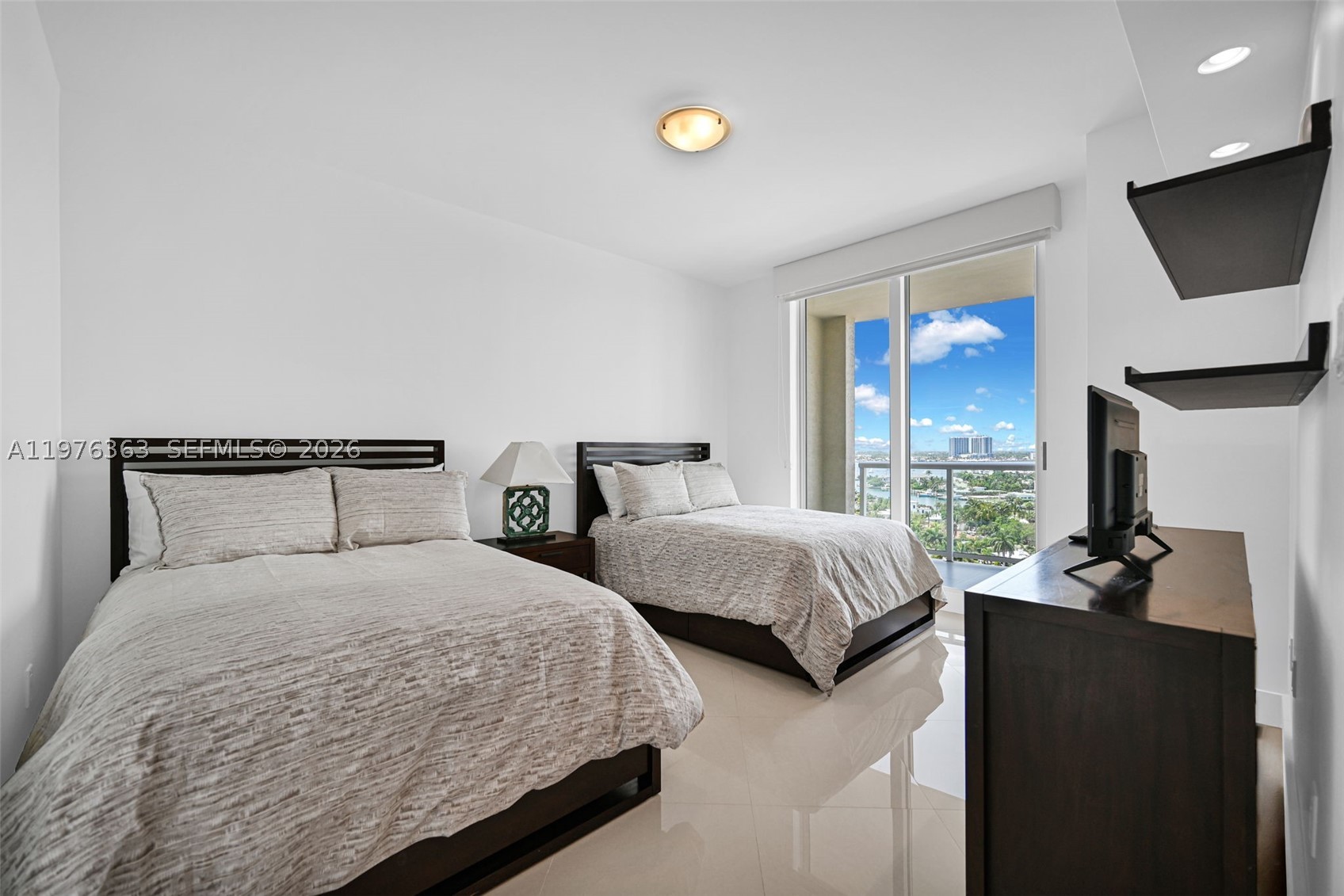 2700 N Ocean Drive 902b Property Photo 31