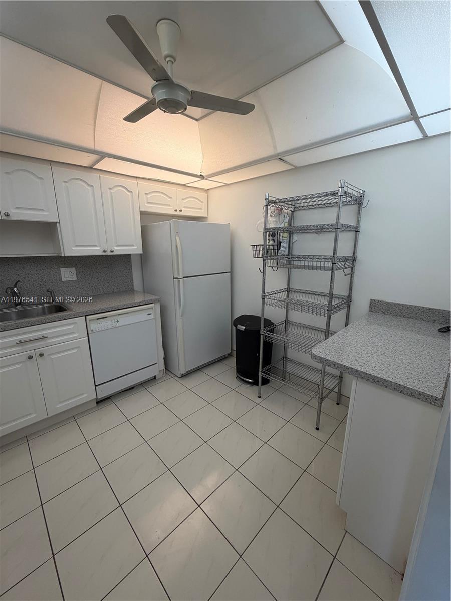4166 Inverrary Dr 410 Property Photo 13