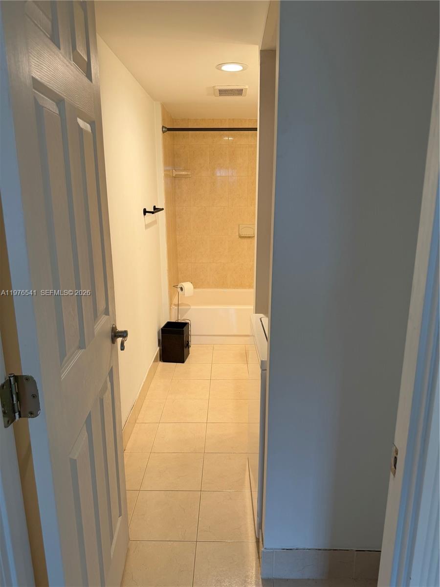 4166 Inverrary Dr 410 Property Photo 21