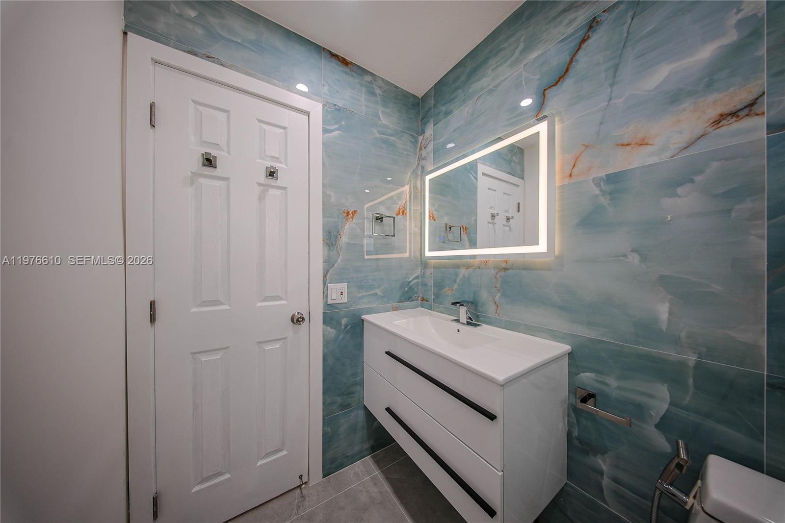 2458 Polk St 201 Property Photo 17