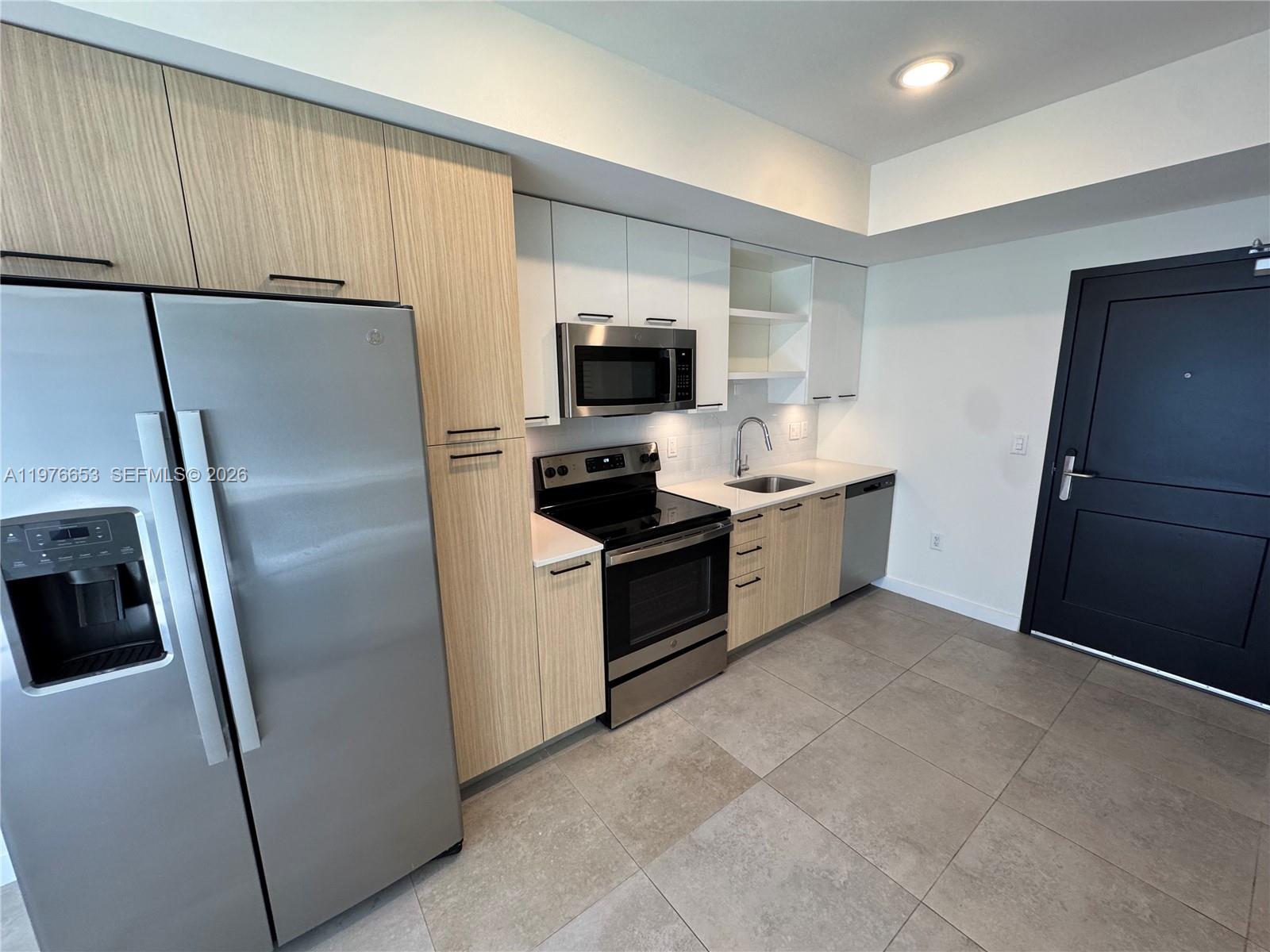 16395 Biscayne Blvd Ph 2211 Property Photo 2