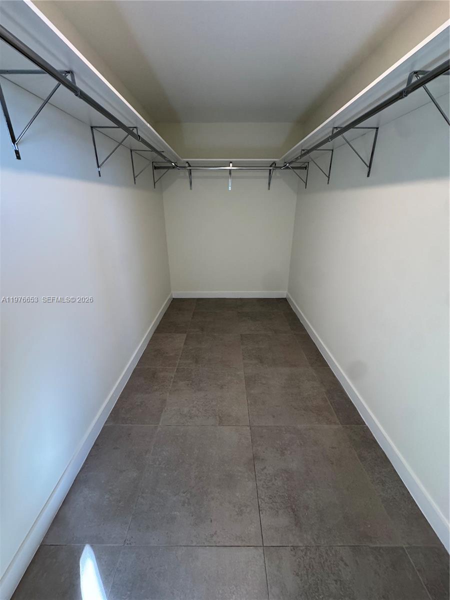 16395 Biscayne Blvd Ph 2211 Property Photo 3