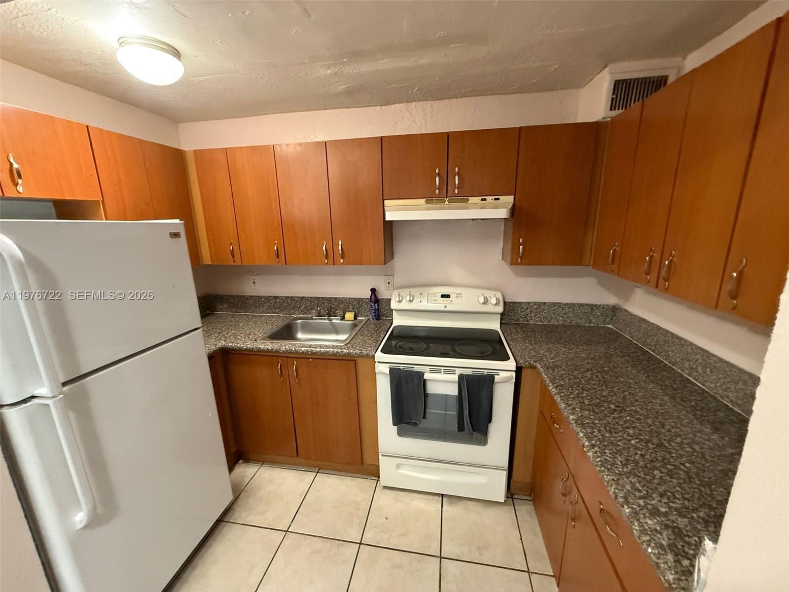4732 Sw 33rd Ave 103 Property Photo 1