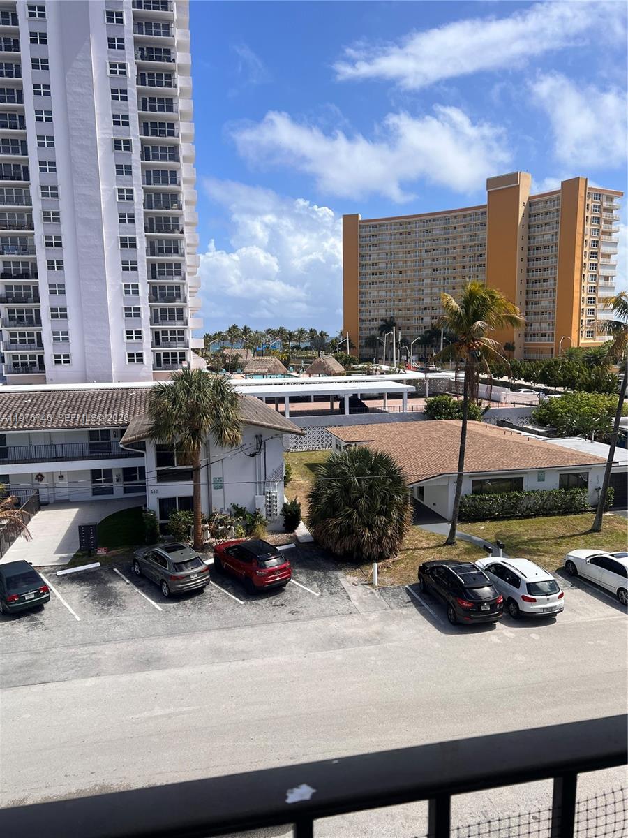 400 N Riverside Dr 410 Property Photo 11