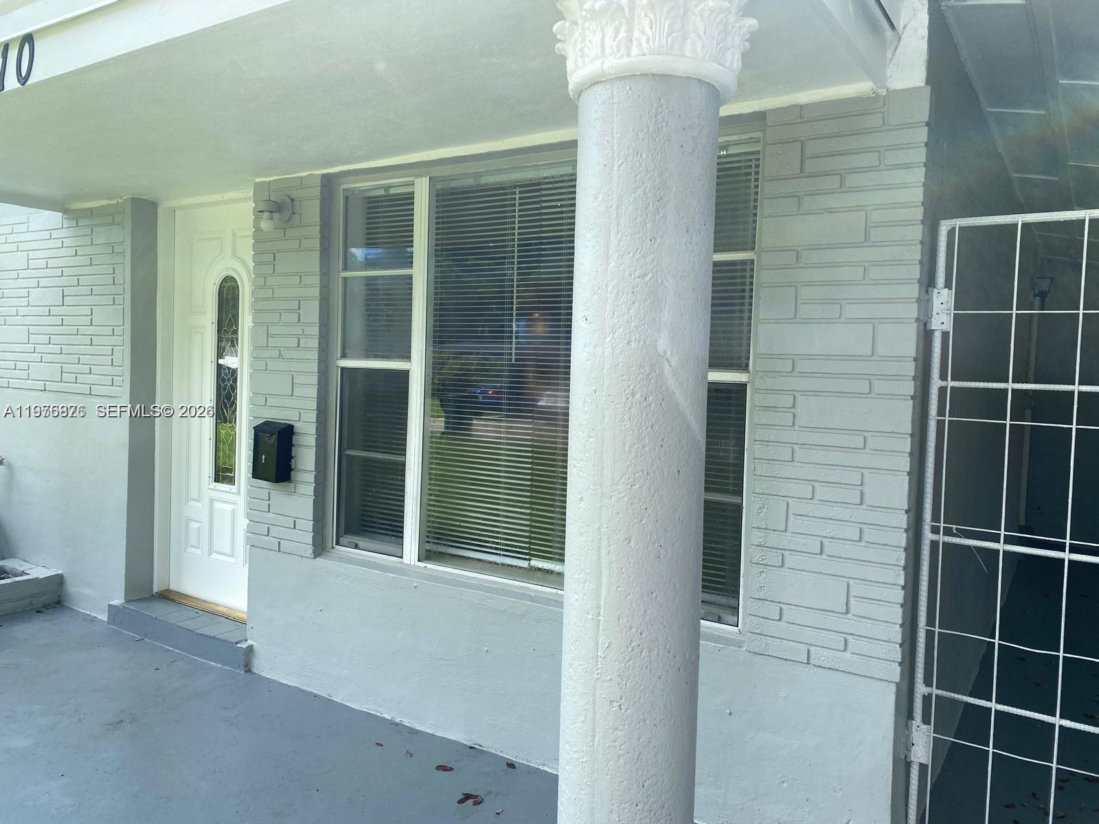 5710 Douglas St Property Photo 2