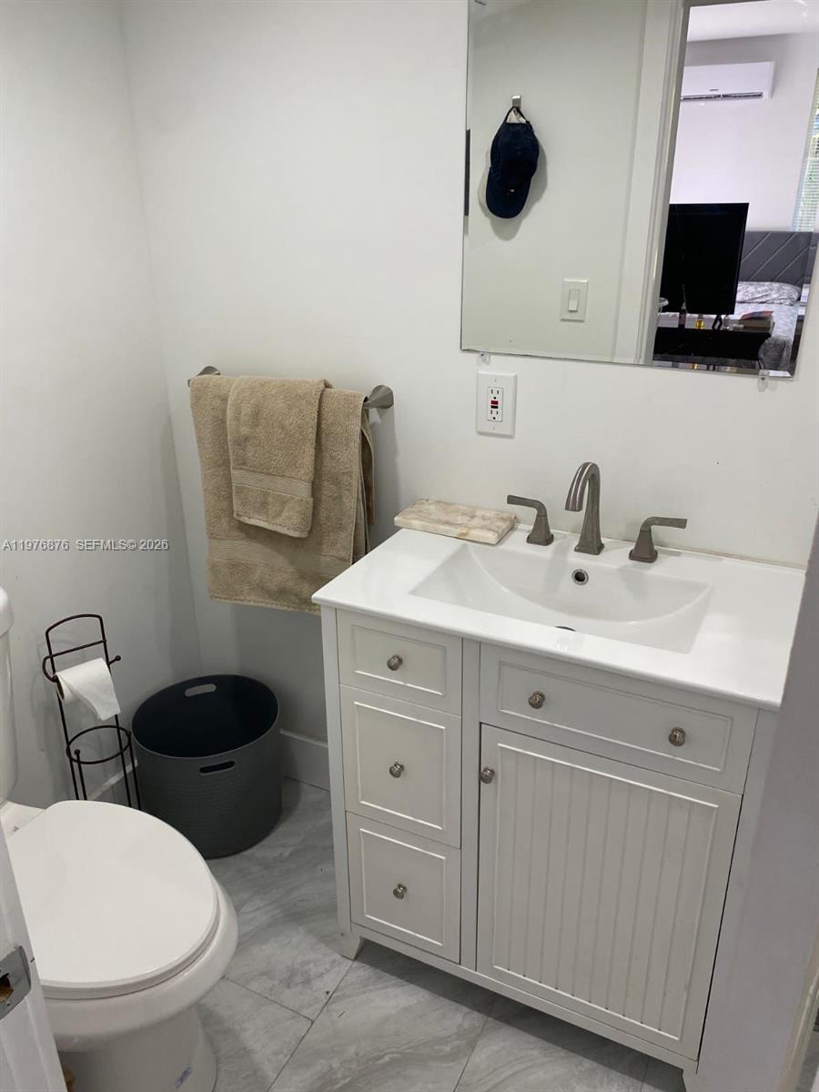5710 Douglas St Property Photo 16