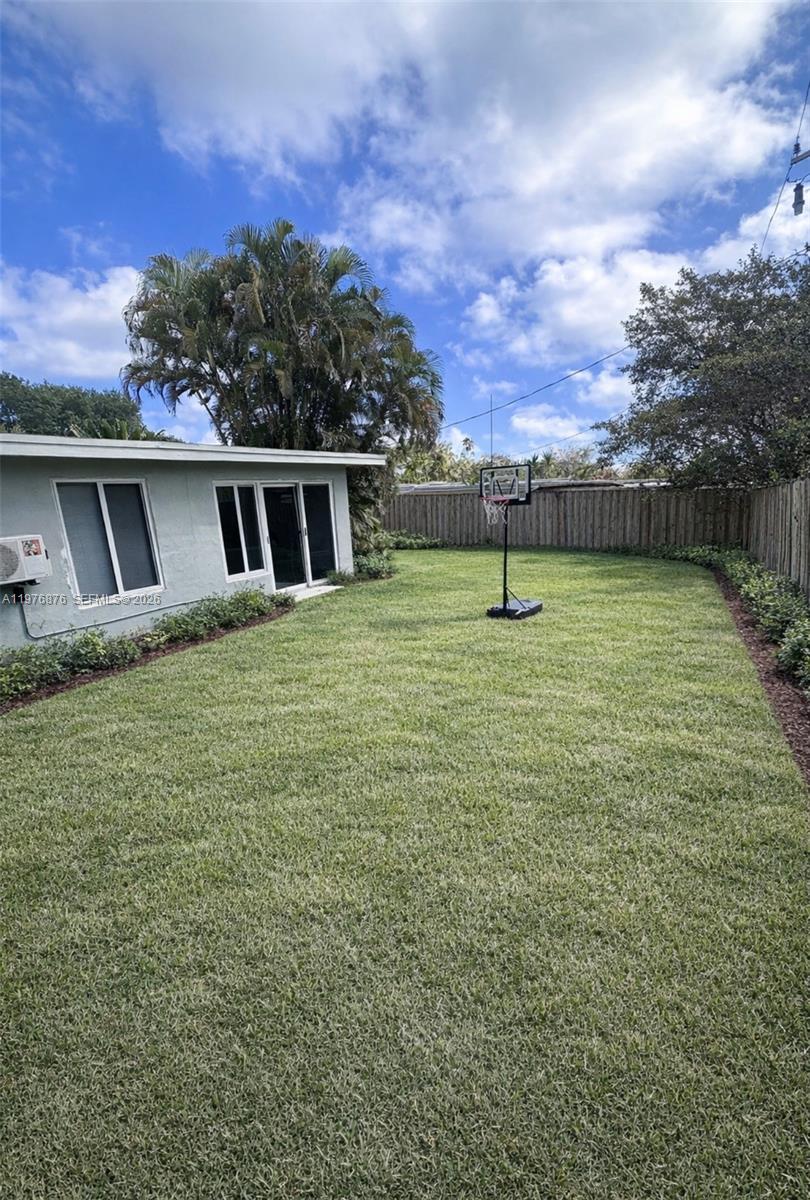 5710 Douglas St Property Photo 19