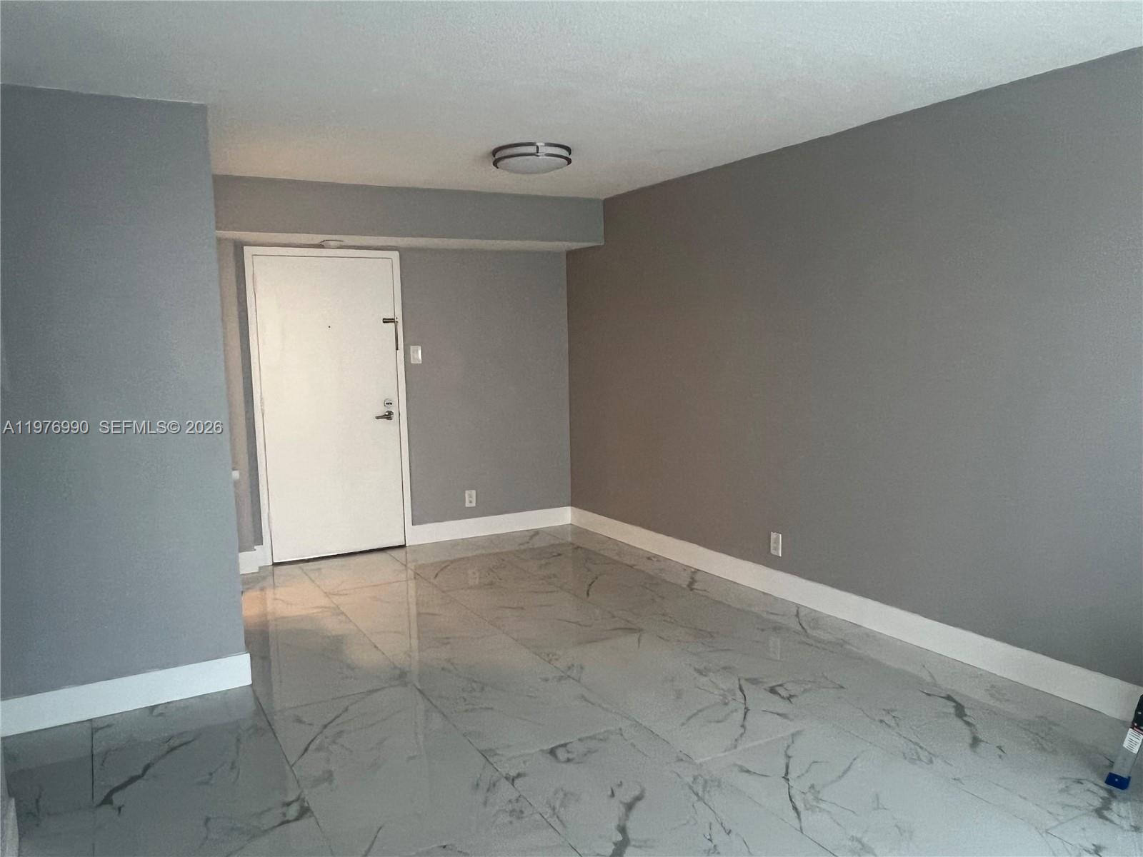 3304 Virginia St 7b Property Photo 3