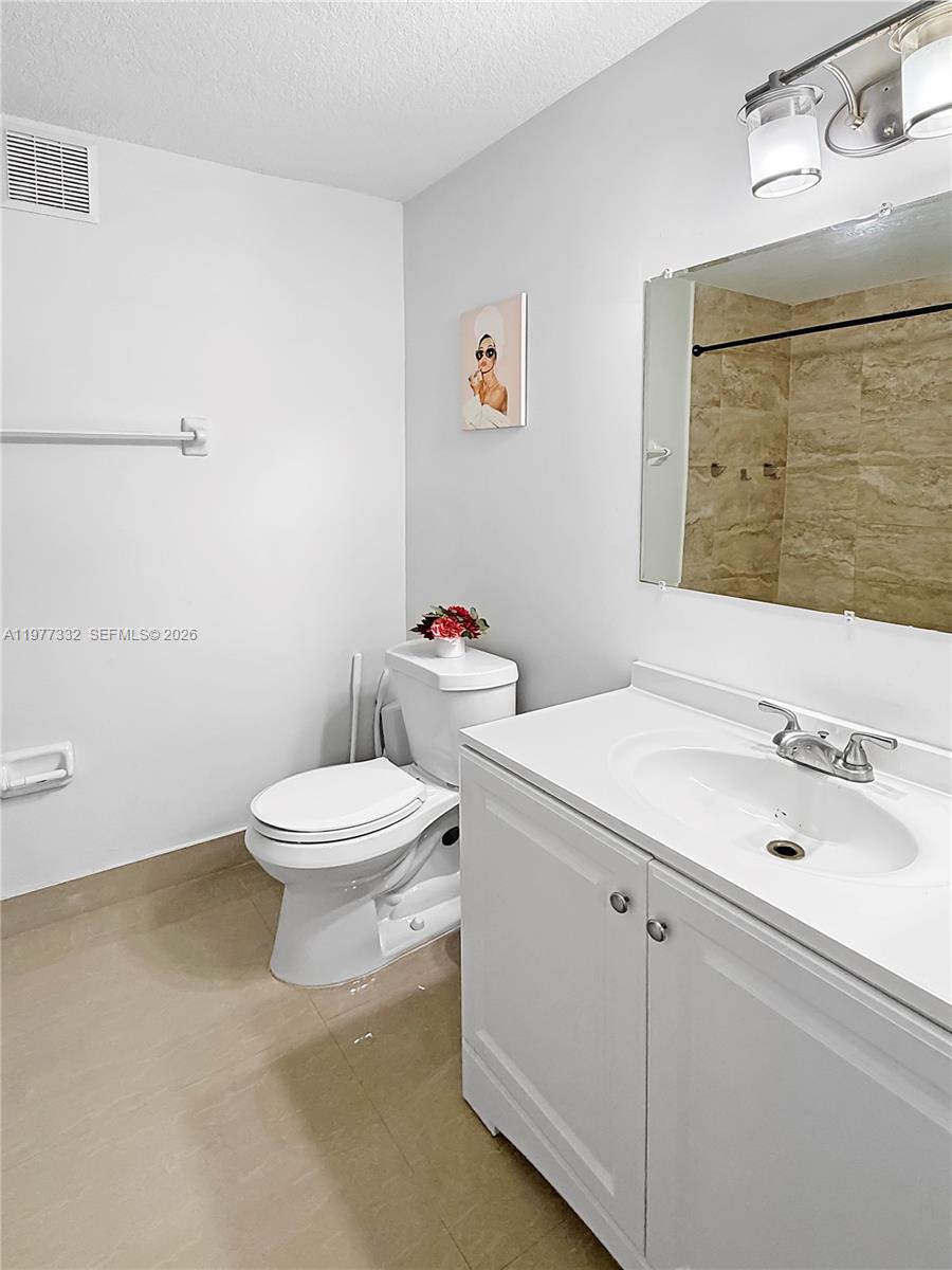 945 Ne 34th Ave 204 Property Photo 12