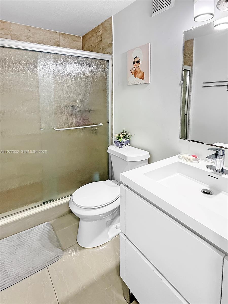 945 Ne 34th Ave 204 Property Photo 15