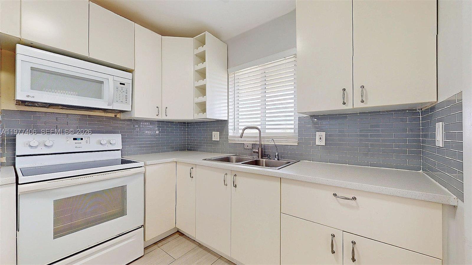 5300 Washington St D303 Property Photo 4