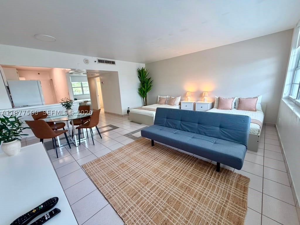 100 Lincoln Rd 304 Property Photo 1
