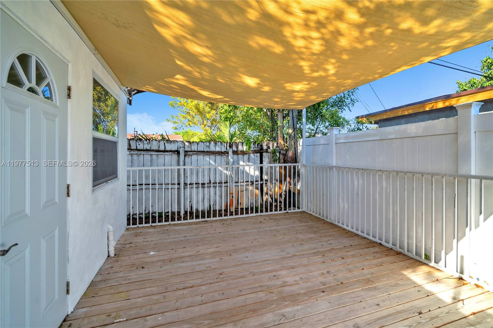 7151 Taft St Property Photo 28