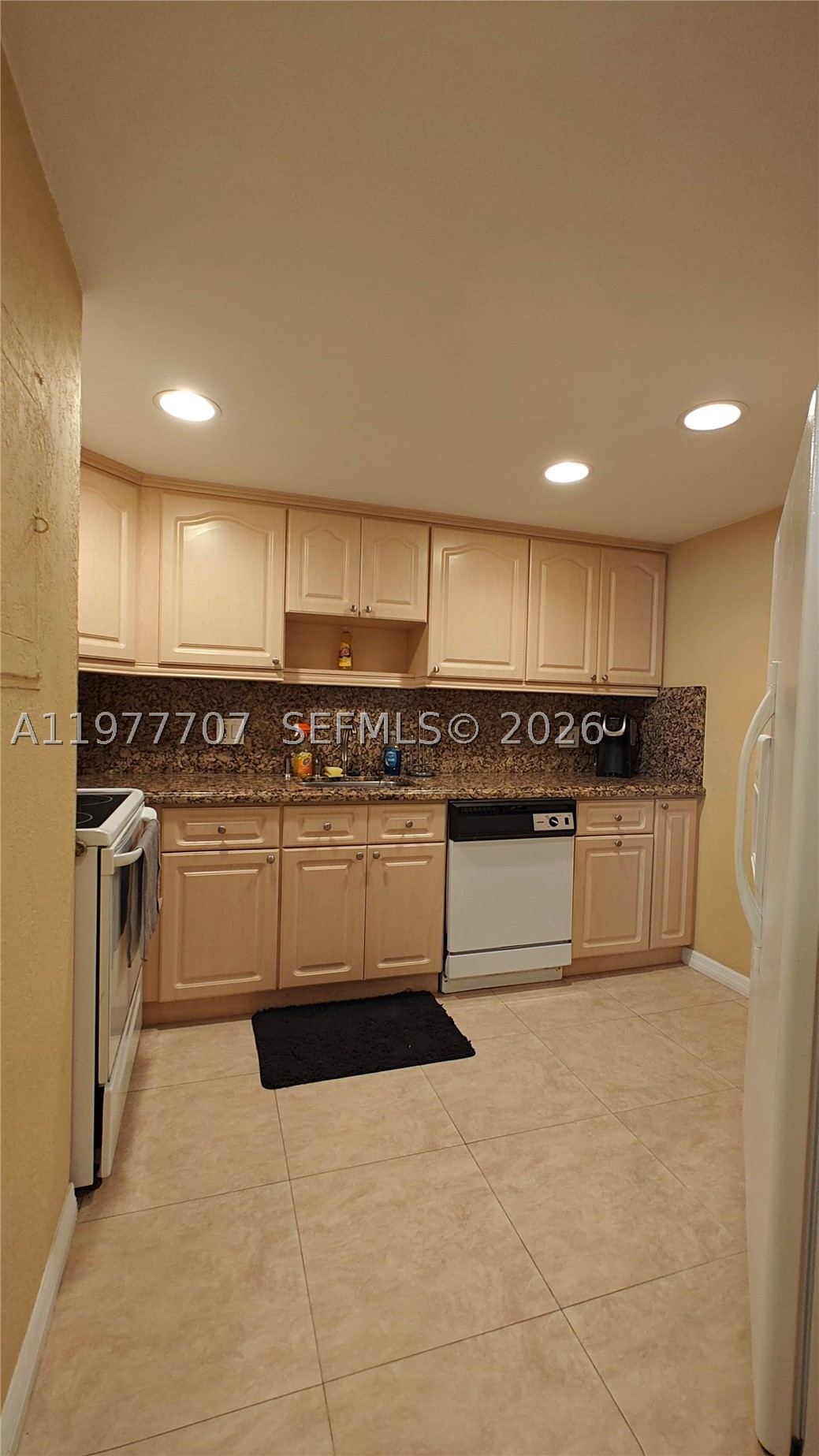 825 Brickell Bay Dr 841 Property Photo 7