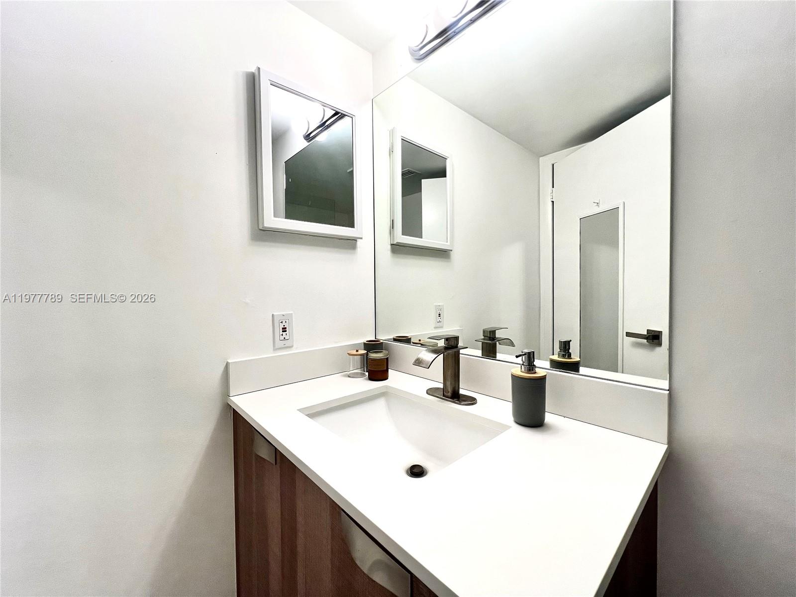 540 Brickell Key Dr 202 Property Photo 20
