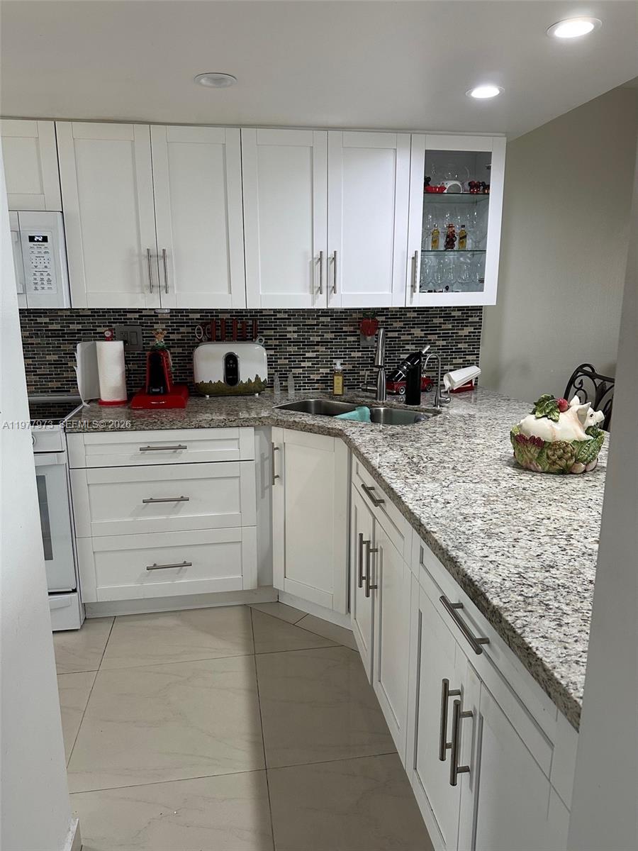 2385 W 69th St 2385-A Property Photo 1