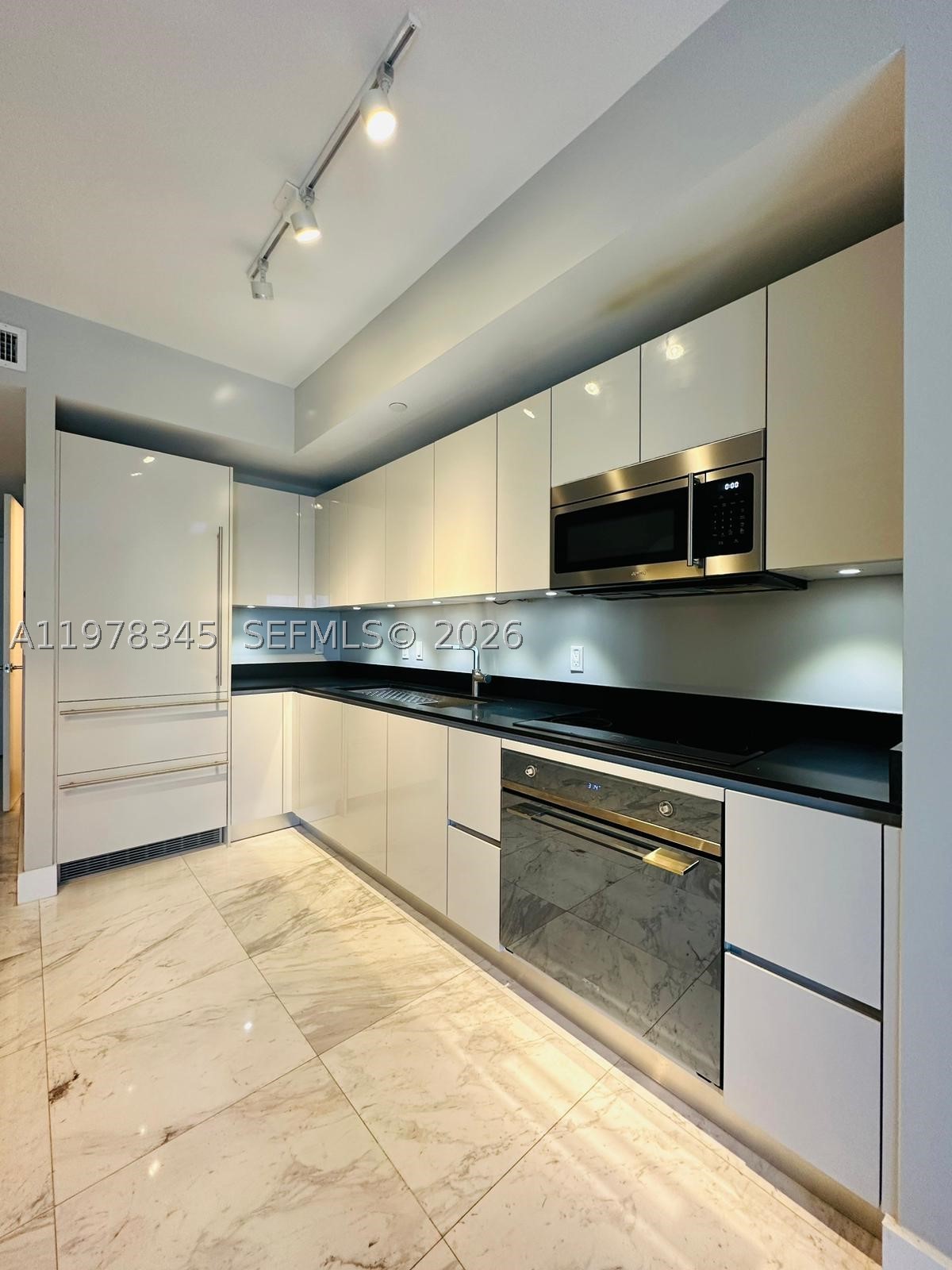 1010 Brickell Ave 4208 Property Photo 1