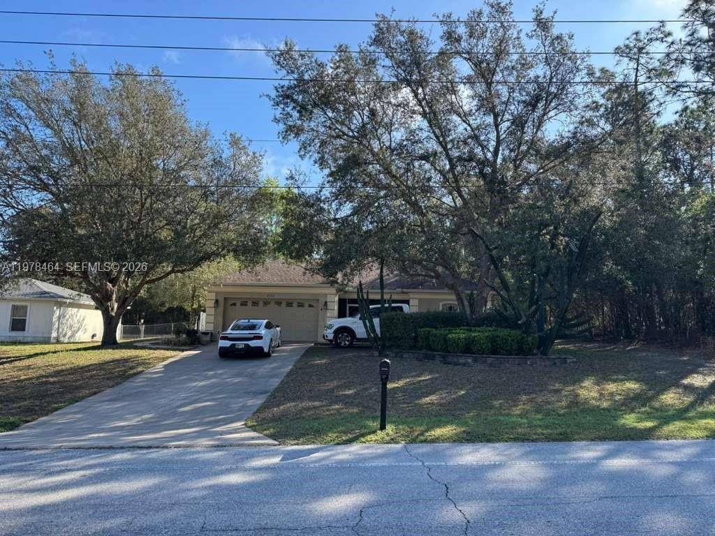 8711 N Deltona Boulevard Property Photo 1