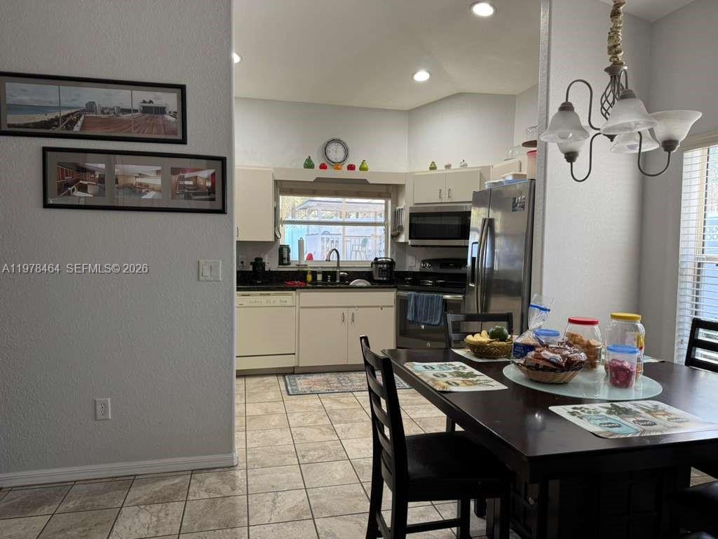 8711 N Deltona Boulevard Property Photo 10