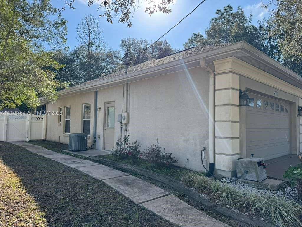 8711 N Deltona Boulevard Property Photo 41