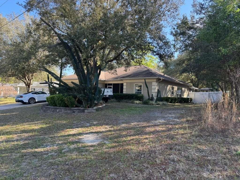 8711 N Deltona Boulevard Property Photo 43