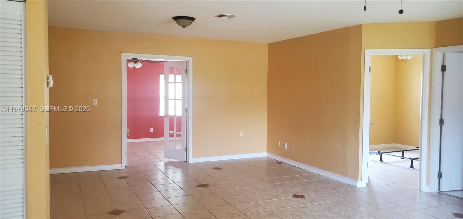 131 Se Serenata Ct Property Photo 5
