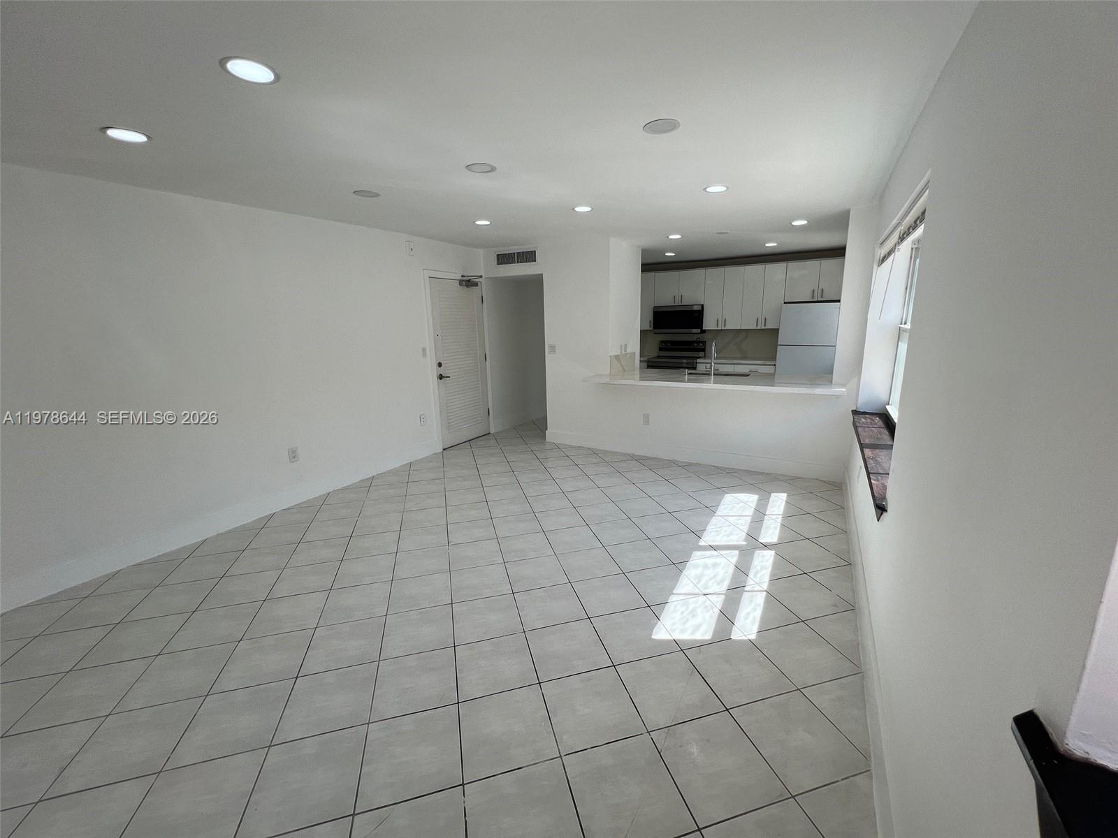 1308 Drexel Ave 103 Property Photo 3